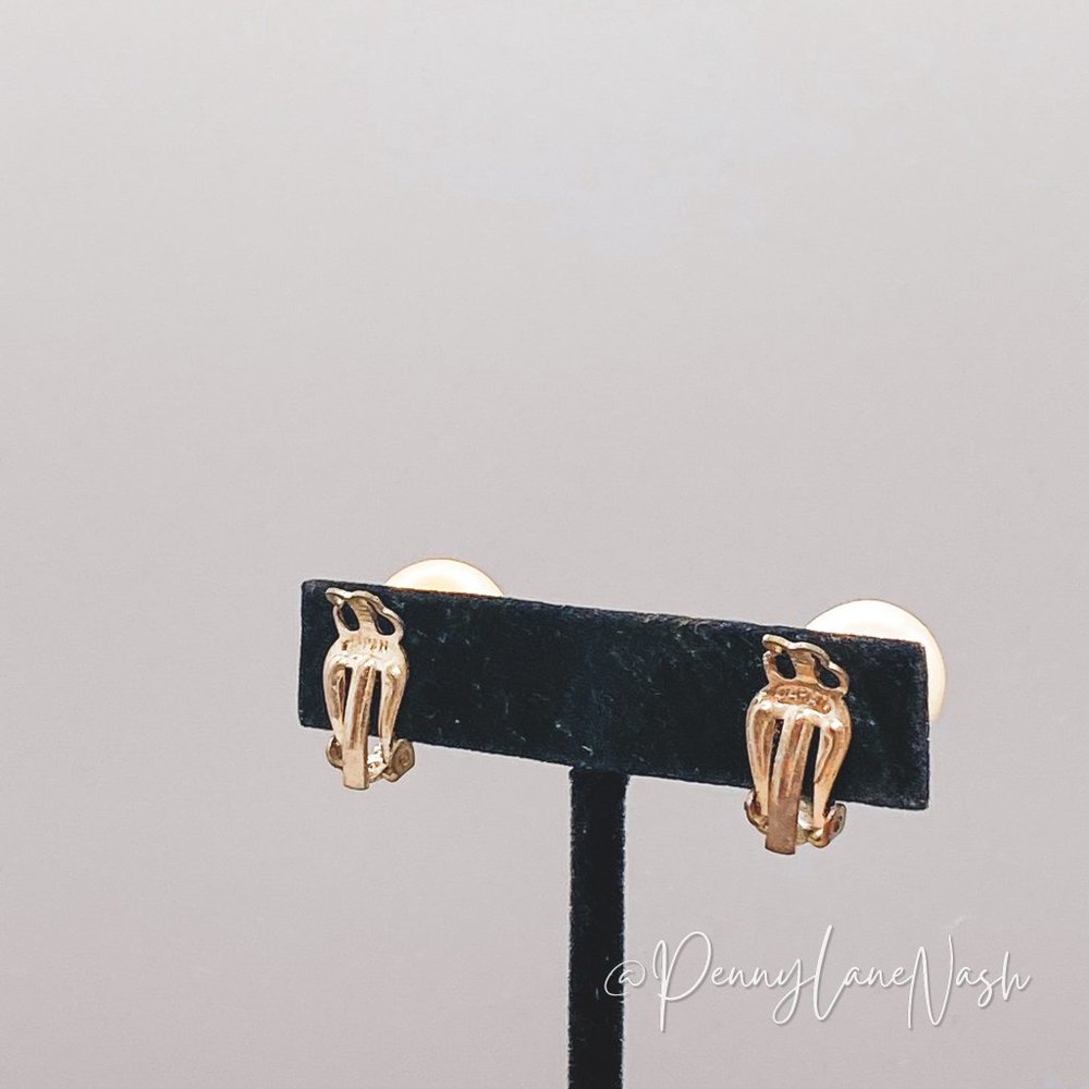 Vintage Single Off White Pearl Stud Earrings - Picture 5 of 8